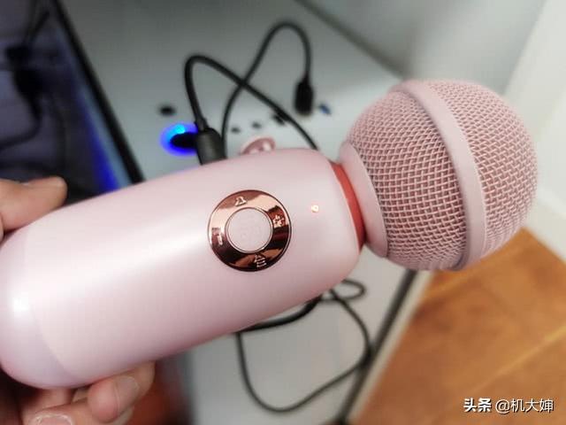 李佳琦推荐100%好评，完全不输KTV的麦克风，网友