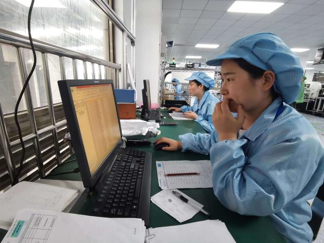 「南京日报」看铂莱国际智能工厂：九成设备智能化 企业年产增一倍