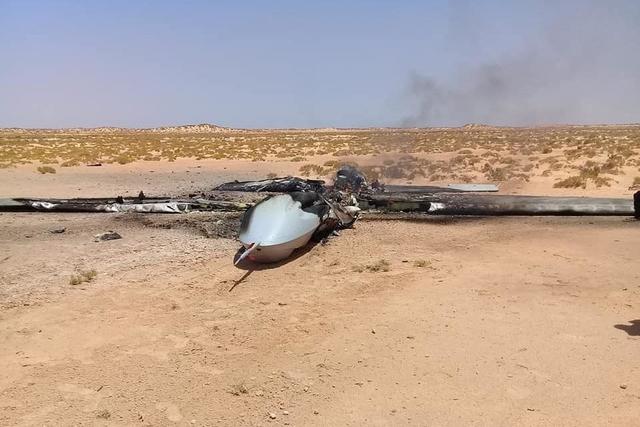 土耳其战舰连射4枚导弹，打爆翼龙2无人机，现场