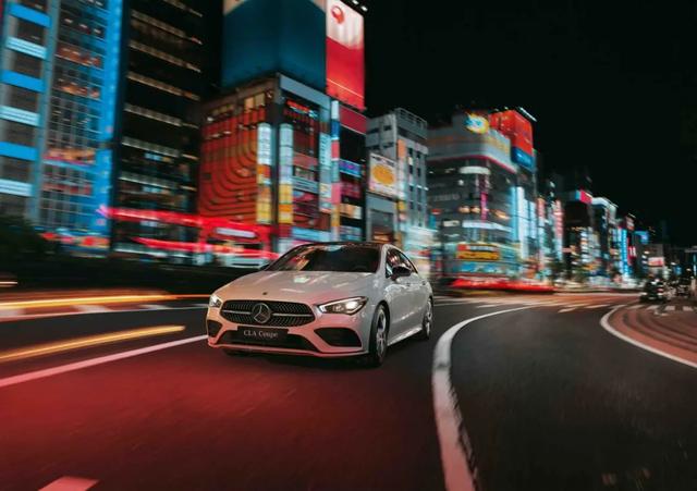 年轻人，想要潮流的汽车，为何不看看奔驰新生代家族？