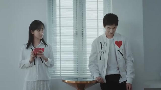 杨洋杨紫七夕限定广告片！杨紫衣服太丑，不妨碍偶像片氛围