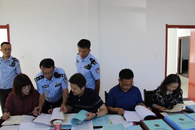 州委政法委检查组深入广河县公安局检查“守初心、担使命,集中排查整治执法突出问题” 专项行动开展情况
