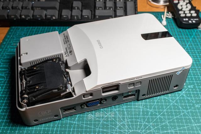 卡西欧CASIO激光+LED短焦投影仪UP50WN拆解，维修偏