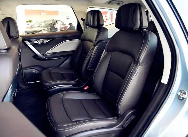 手握10万买高配？这几款车表现出色，95%的年轻人