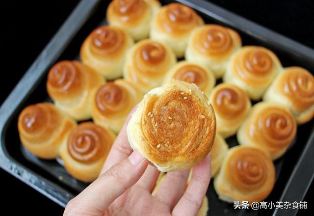 蜂蜜脆皮小面包—只是多加了一步，就让平凡无奇的面包惊艳起来