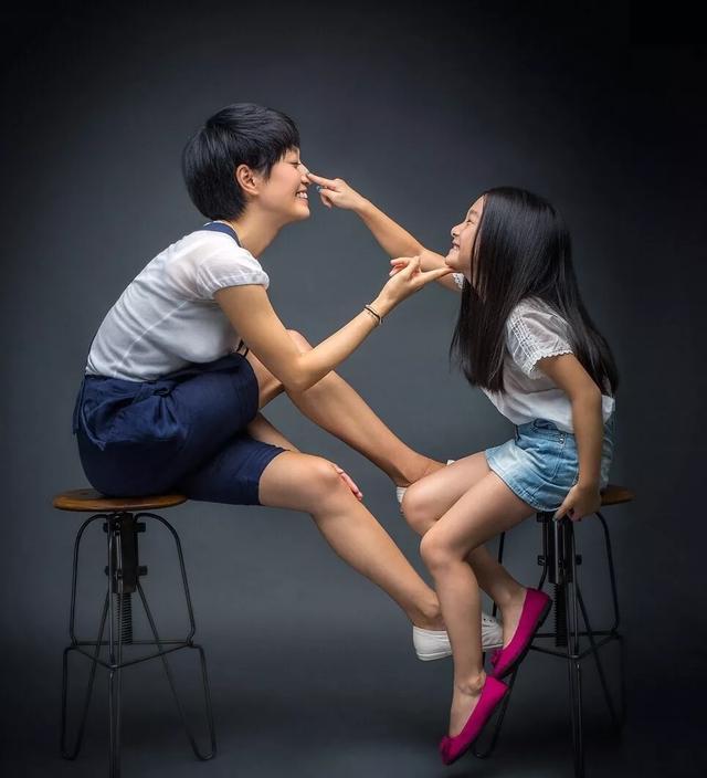 马伊琍黄奕17年后同框，走出婚变的她们成《还珠