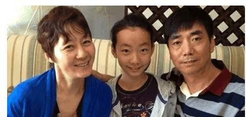 56岁范明：娶了大他6岁的女总裁，其豪宅犹如城堡一般，令人羡慕