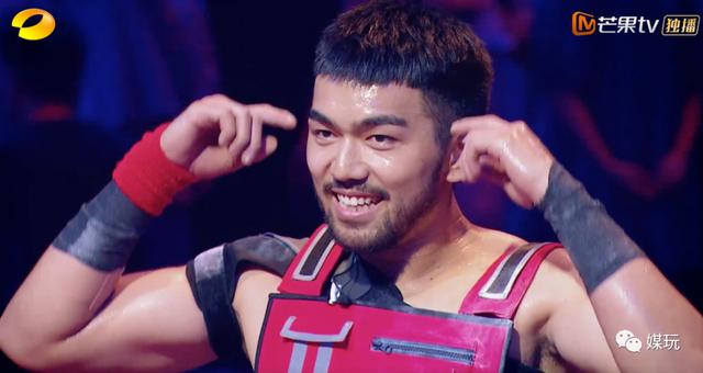 《运动吧少年》首播测评：这不是肌肉男选秀，这就是道具综艺