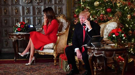 “喂？特朗普在吗？”言语不通照样聊，总统们如何煲“电话粥”？