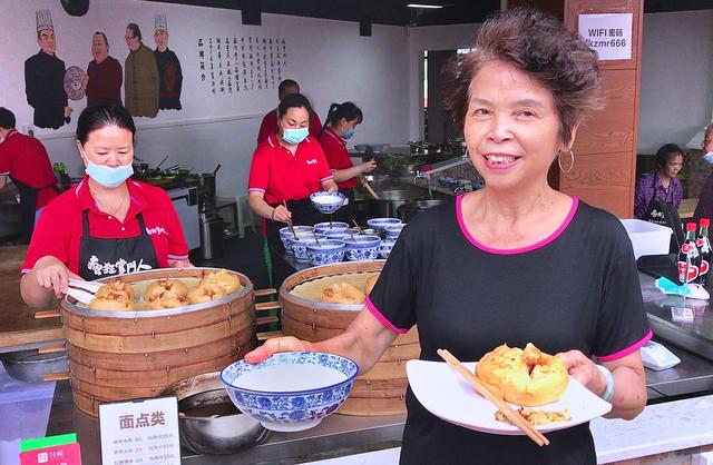 你家附近有吗?重庆首个大型社区食堂10元可以吃一天