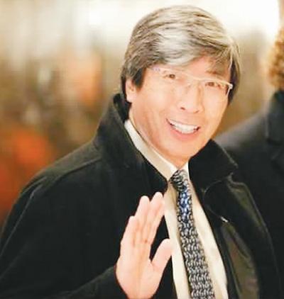 医药首富加入美国后捐百亿，替美攻克科研难题，现被美国人骂垃圾