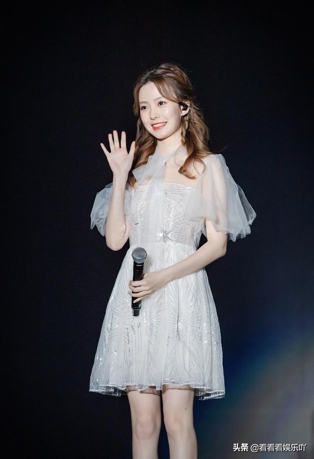 陈卓璇的“是我站得不够高吗？”疯狂刷屏，节目组是最大赢家