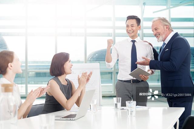 大学毕业，财经专业，CPA证书和985学历，哪个更