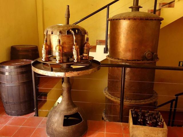 被称为“海盗之酒”的朗姆酒，是如何打败威士