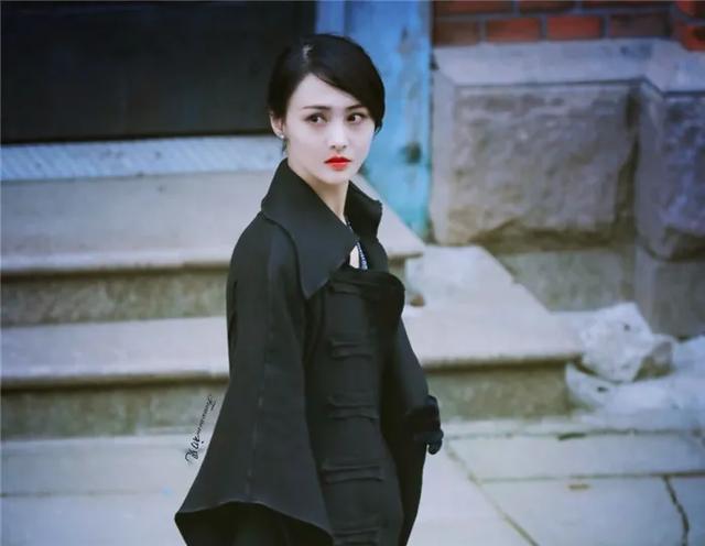 郑爽终于携“新剧”来袭，看到男主人选后，网友：收视稳了