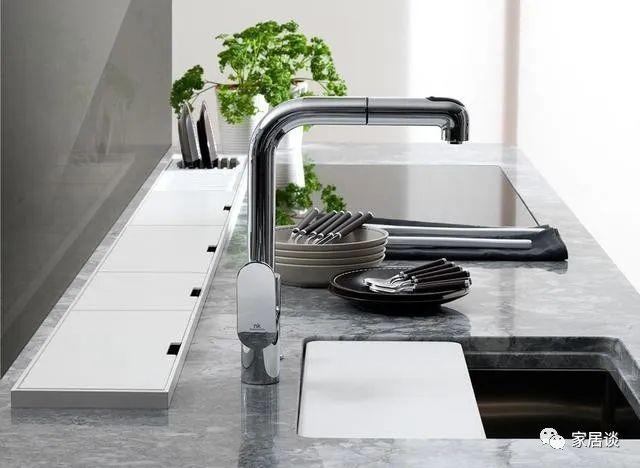 别在墙上装挂钩了，厨房台面加宽10公分打暗格，收纳翻倍超实用！