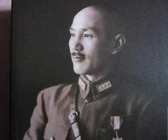 历史上真实的上海滩枭雄丁力，晚年穷困潦倒，死前撕掉几十亿欠条