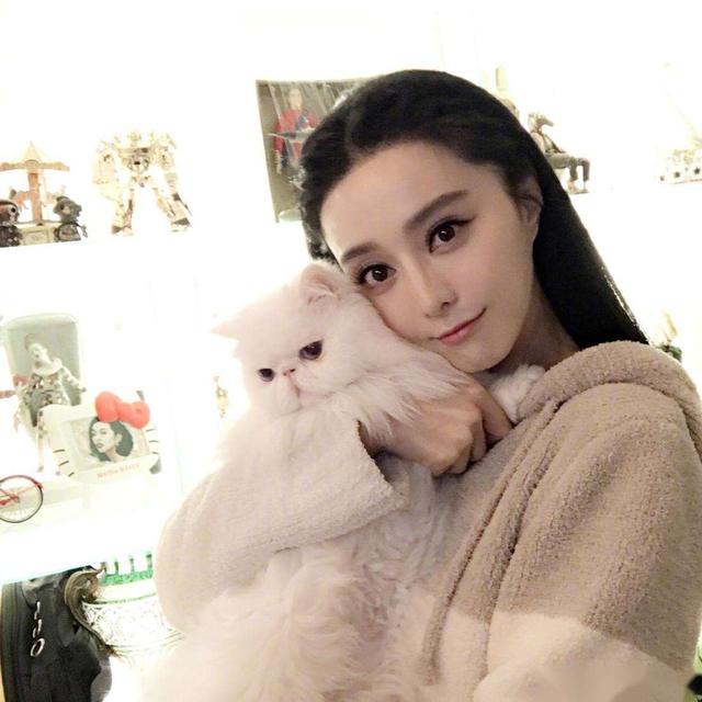 曾官宣自己就是豪门，在遭遇8亿天价罚款后，已默默退出娱乐圈