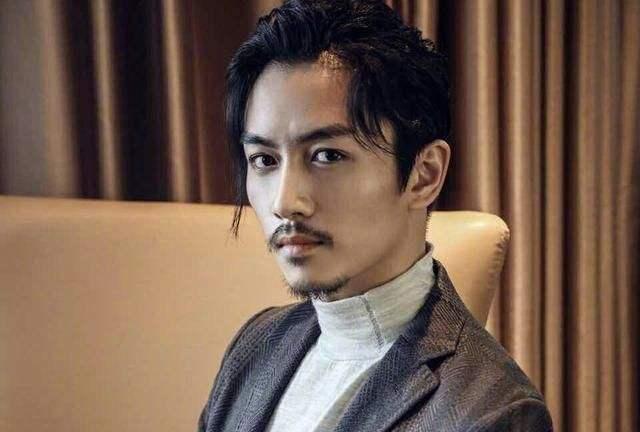 这就是演员和爱豆的区别？同样的剧照，王一博的表现比陈晓差一些