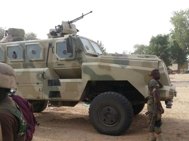 巴铁谢绝中国好意后，另一国却接收大批中国坦