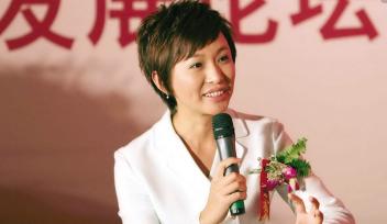 “央视一姐”欧阳夏丹，父亲早逝，母亲患癌，