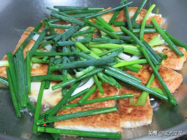 家常豆腐这样煎不粘锅，3块钱做一大盘，比青菜便宜，味道超好吃