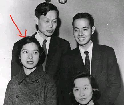 杨振宁子孙全部定居美国，他为何到晚年才回国