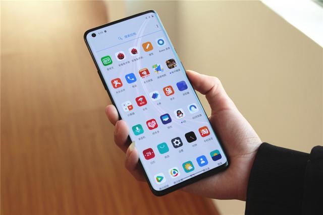 OnePlus 8 Pro深度体验！高素质屏幕下的真安卓旗舰
