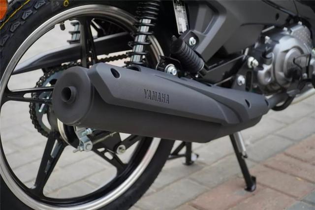 雅马哈弯梁代步车，前轮碟刹座高780mm，国四电喷百公里油耗1.7L