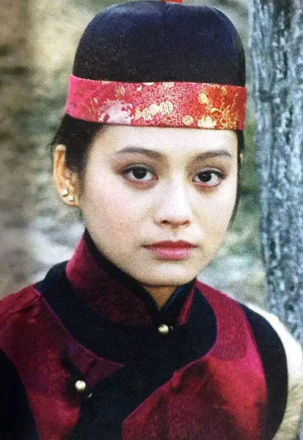 宁静姐姐如此“嚣张”，源于“过往经历+自身努力+自我认同感”