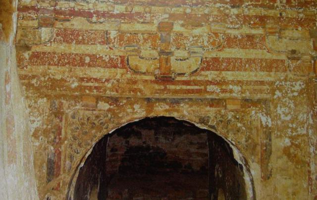 内蒙古出土夫妻墓：两人相互拥抱了1000年，真是