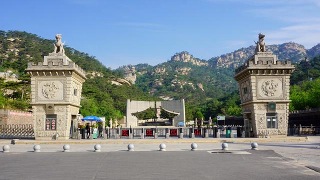 高标北镇，秀耸辽西，大美医巫闾