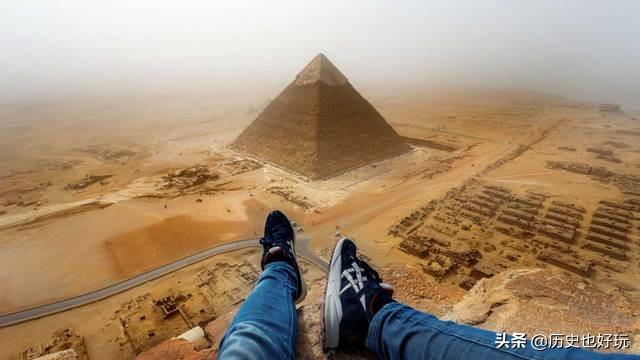 为什么爬上金字塔的人会死，这是金字塔的诅咒吗？
