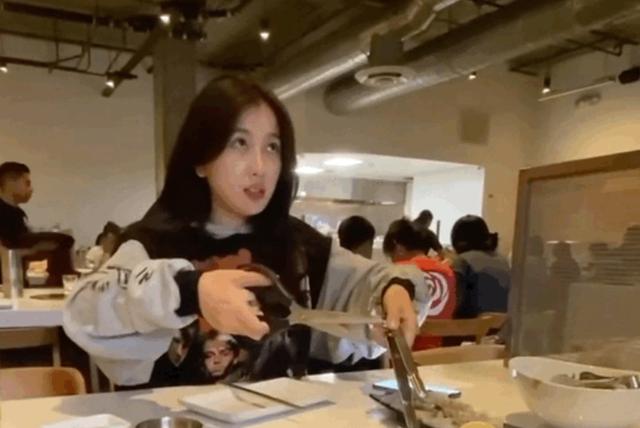 虞书欣暂停小号，大号做营销、小号搞人设的日子一去不复返了？