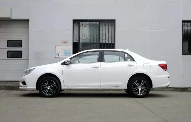 还买啥艾瑞泽5？老牌神车5万起，油耗6.5L加92油，