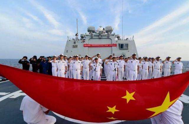 航母上吃烧烤开演唱会，为什么美国士兵可以，