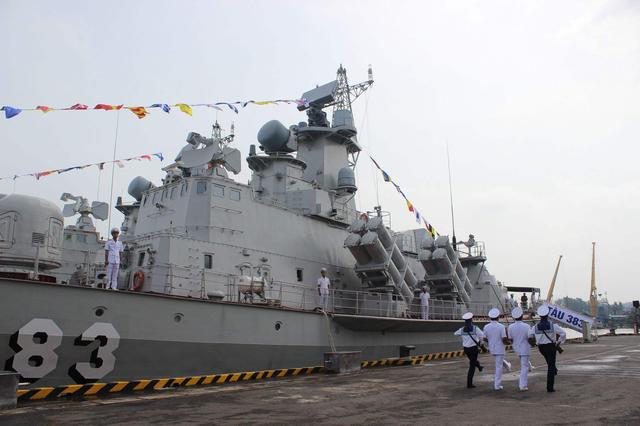 南海火药桶终于被引爆，大批军舰倾巢而出对准