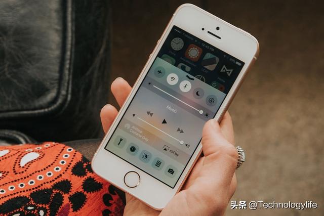 买手机时注意这2点，一个手机用4、5年都不卡顿