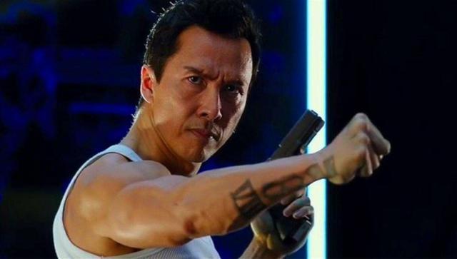 甄子丹身材绝了！57岁浑身肌肉，腹肌如搓衣板力压小鲜肉