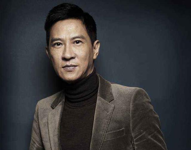 1995年，张家辉去见了关咏荷父母，几天之后却对