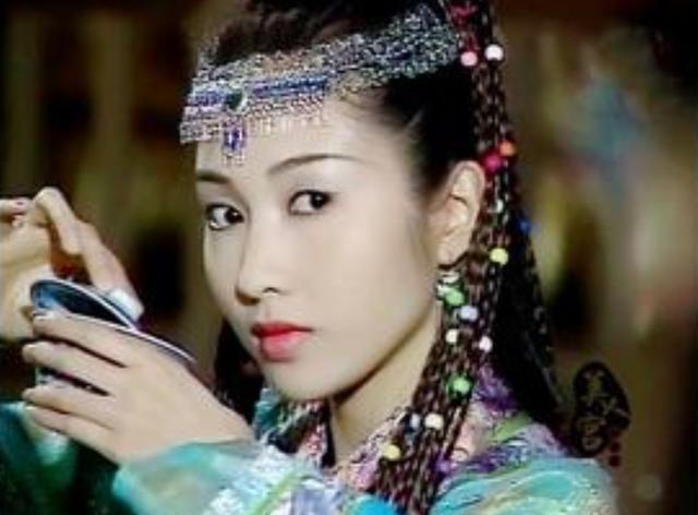 投身三级片，抛弃郭富城，叛逆袁洁莹为何变成同性恋？