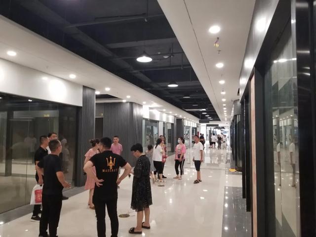 “真正的公平、公正、公开！”新洪城大市场首场分铺活动圆满结束