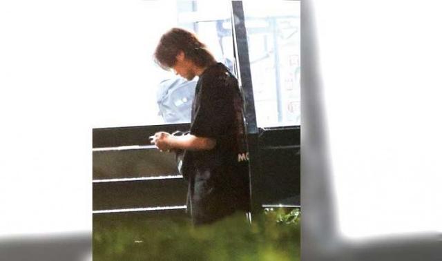 风波|罗志祥分手风波后首露面 长发及肩面容瘦削憔悴遇偷拍吐舌搞怪