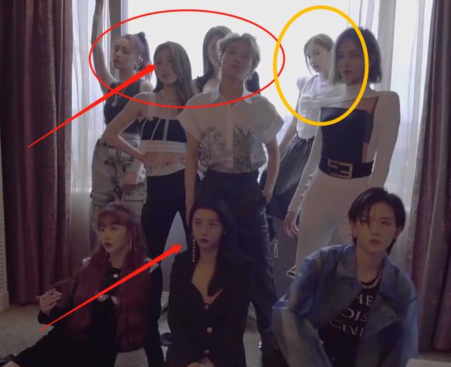 THE9又一全家福来袭，赵小棠陆柯燃都在前排，安崎要用放大镜看