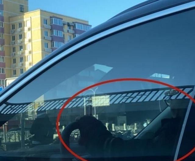 50万买辆“电动爹”？蔚来车主：冬天穿羽绒服、戴棉手套那种