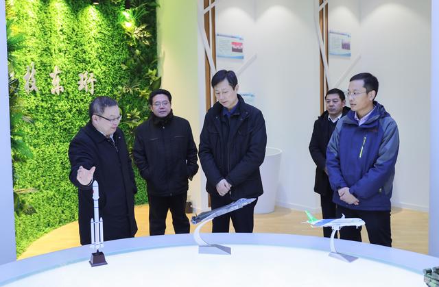 济南新材料产业园区管委会主任陈西武到企业调研