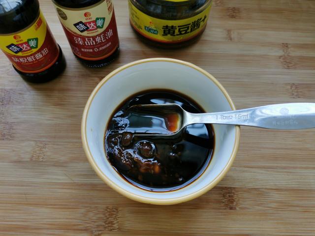 家庭版黄焖鸡，告诉你酱料比例，在家也能做出饭店的味道