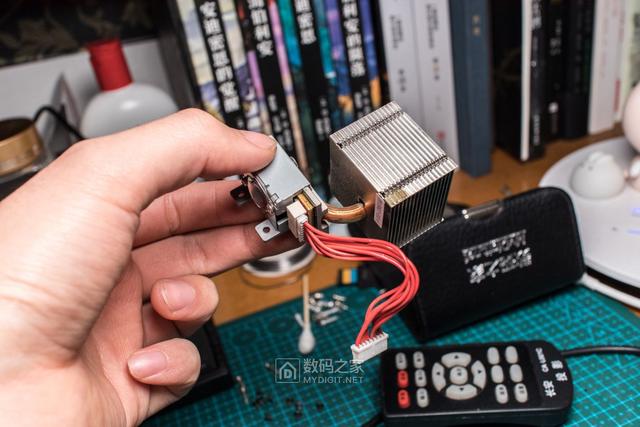 卡西欧CASIO激光+LED短焦投影仪UP50WN拆解，维修偏