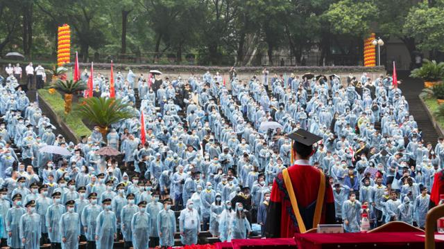 “复兴民族兮，誓作前锋”重庆大学的毕业典礼太感人……