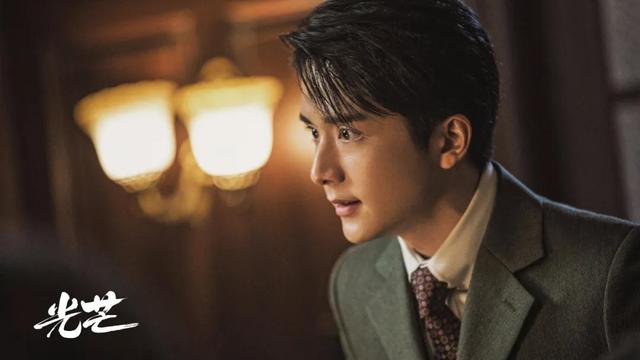 撕裂年代厚重感，《光芒》的三重“度”